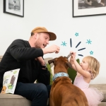 Sticks dentales para perros grandes Edgard & Cooper con manzana y eucalipto