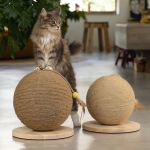 Rascador para Gatos Bola de Madera Designed By Lotte